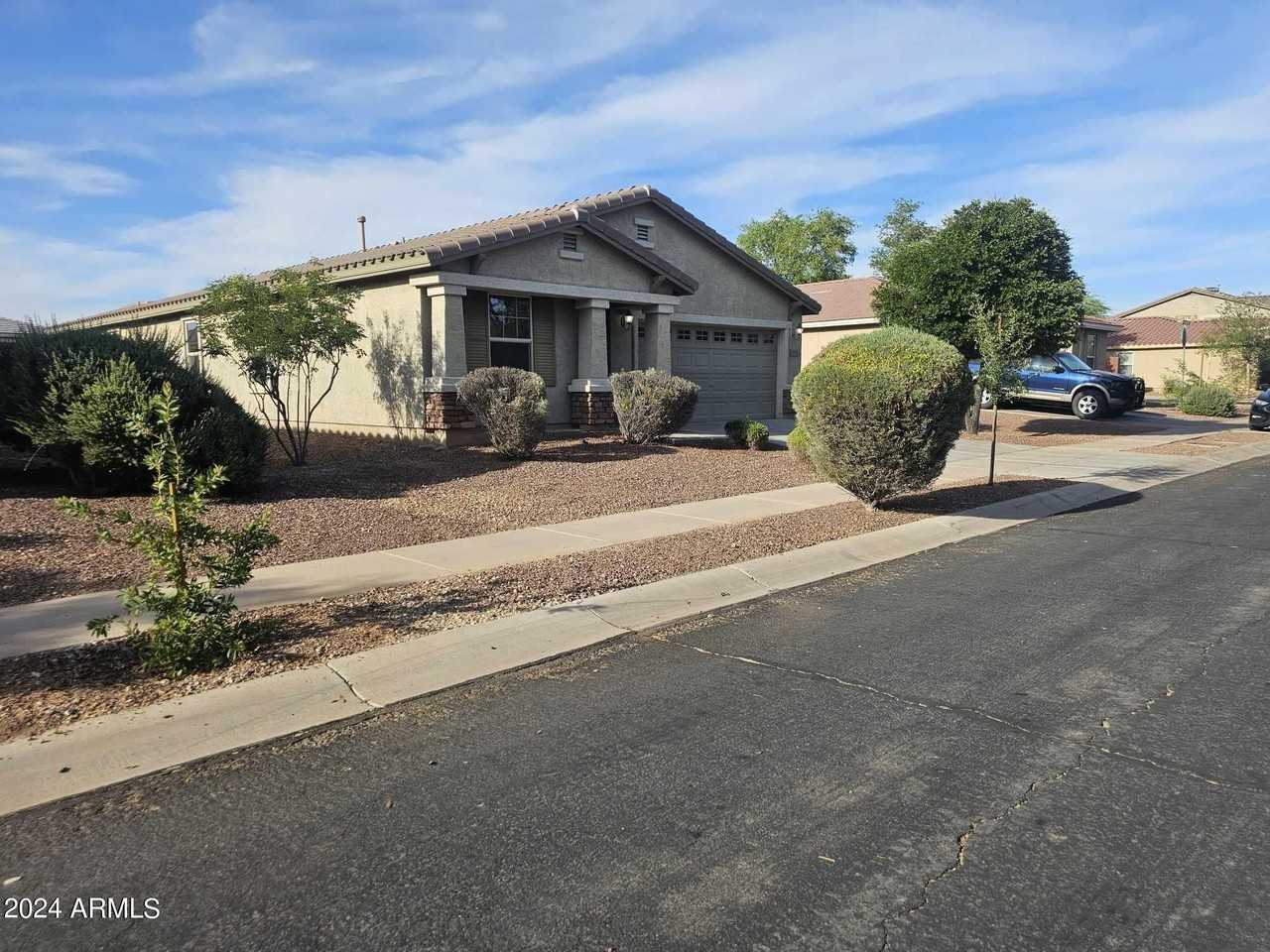 17770 W Red Bird Rd - Photo 3 of 23
