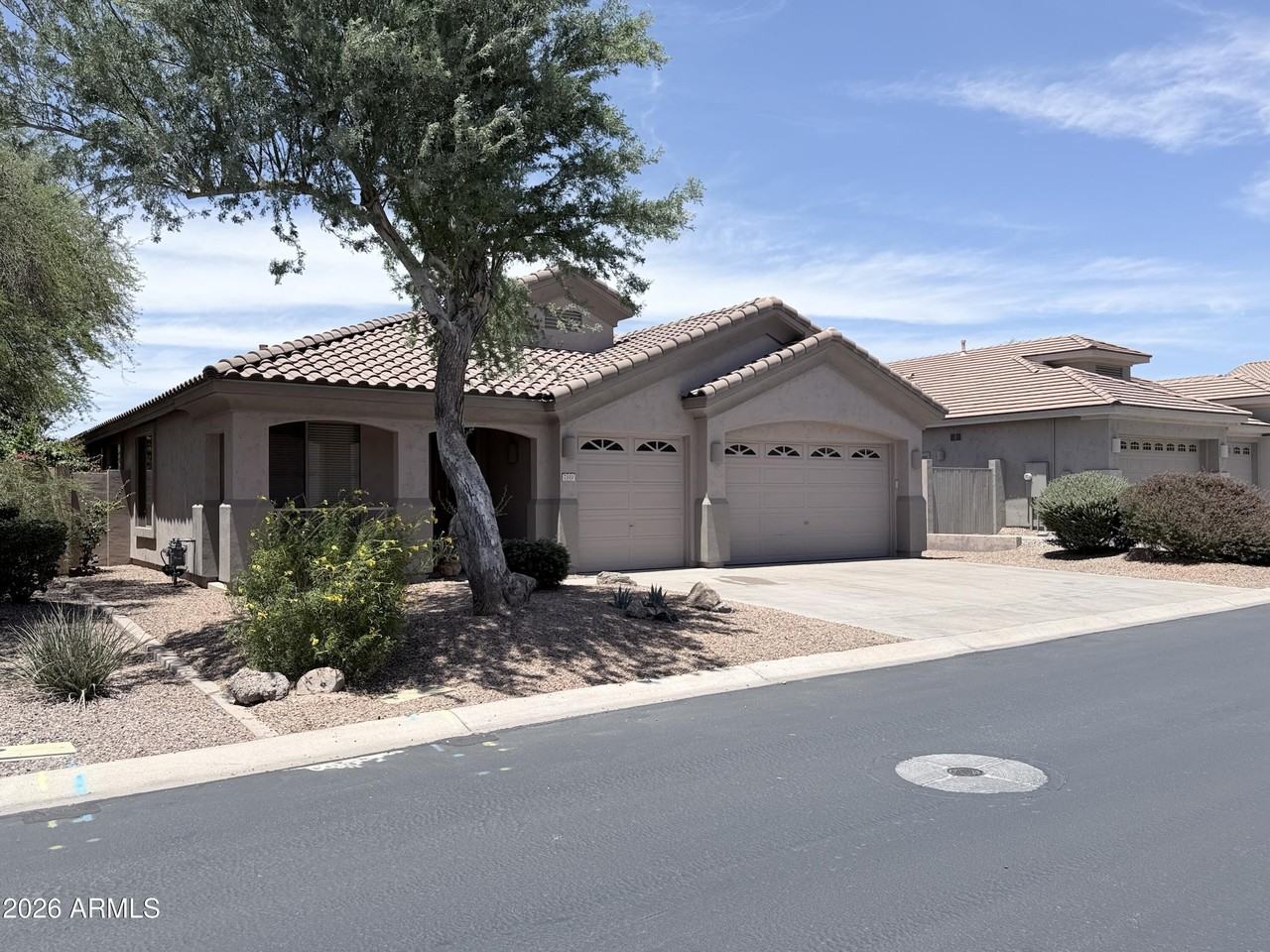 7310 E Mallory Cir - Photo 3 of 28