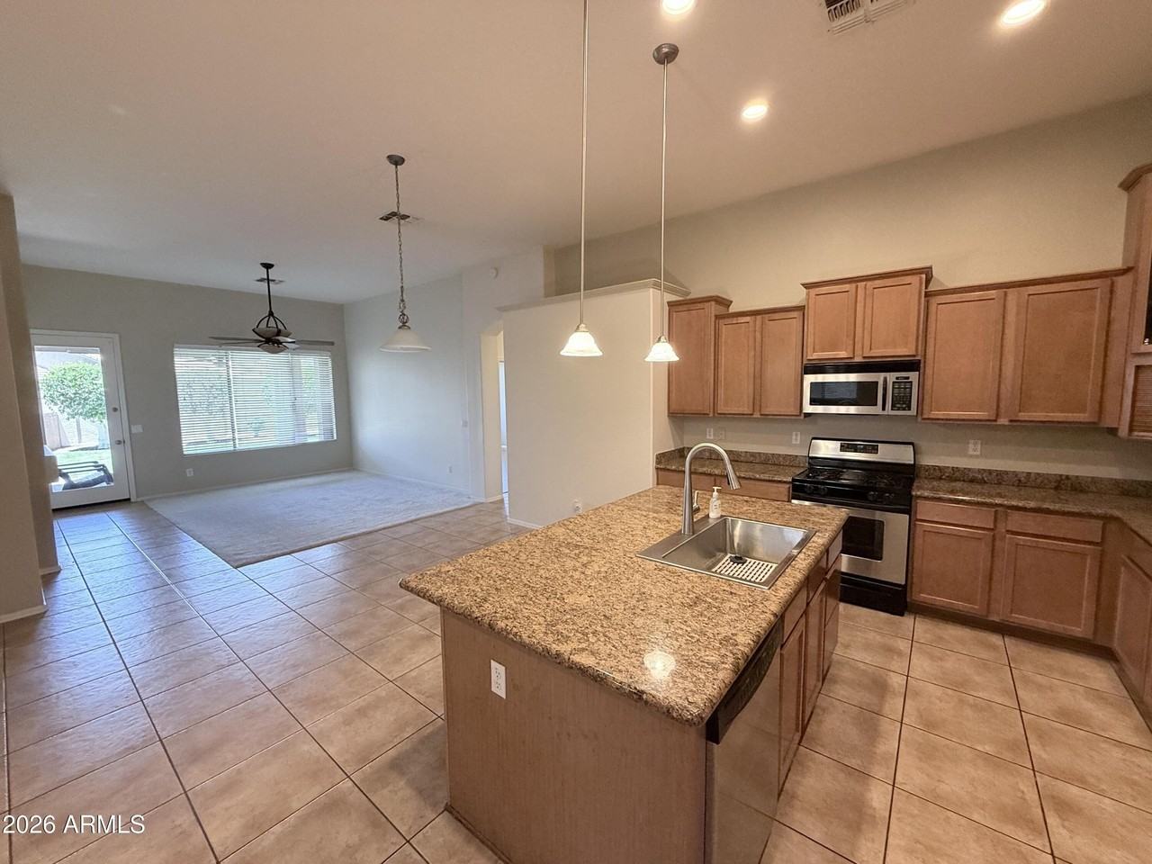 7310 E Mallory Cir - Photo 7 of 28