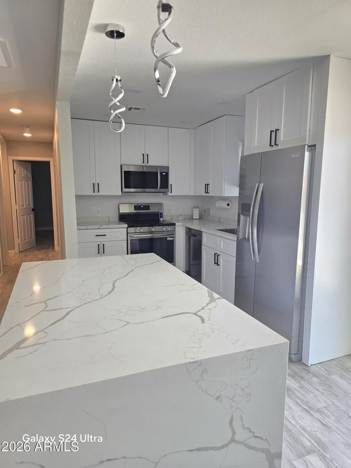 17226 N 17th St - Photo 4 of 16