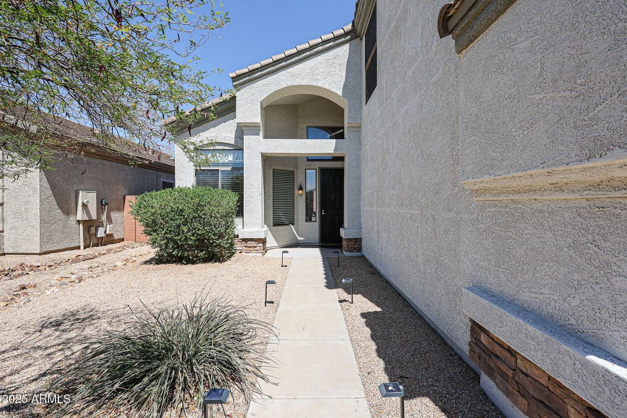 6506 W Molly Ln - Photo 3 of 40