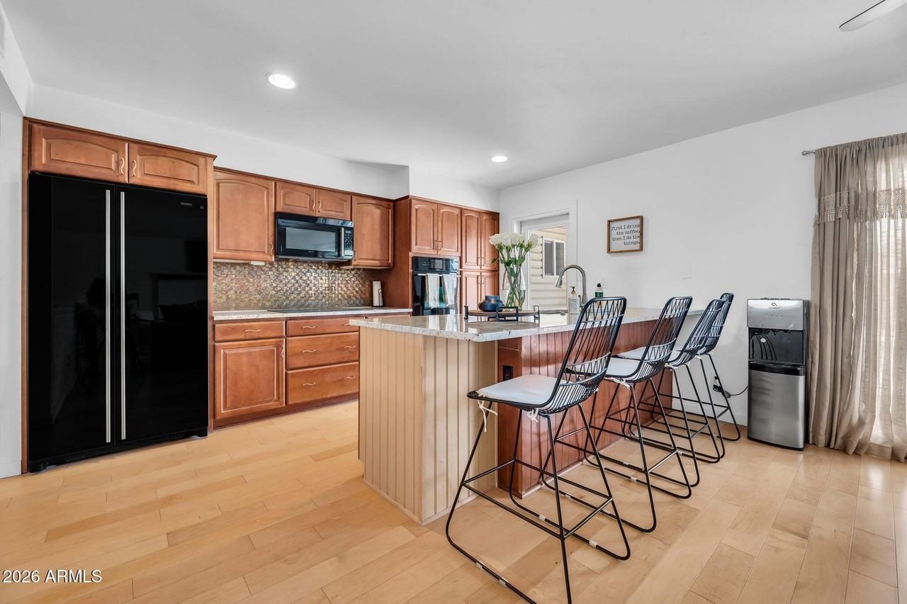 1275 E Campus Dr - Photo 4 of 14