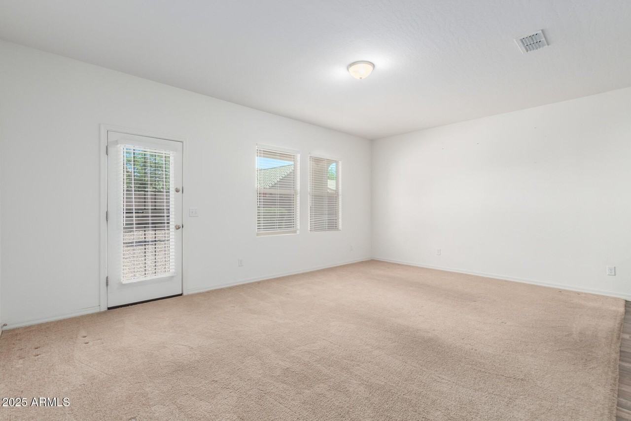 2415 E San Miguel Dr - Photo 3 of 39