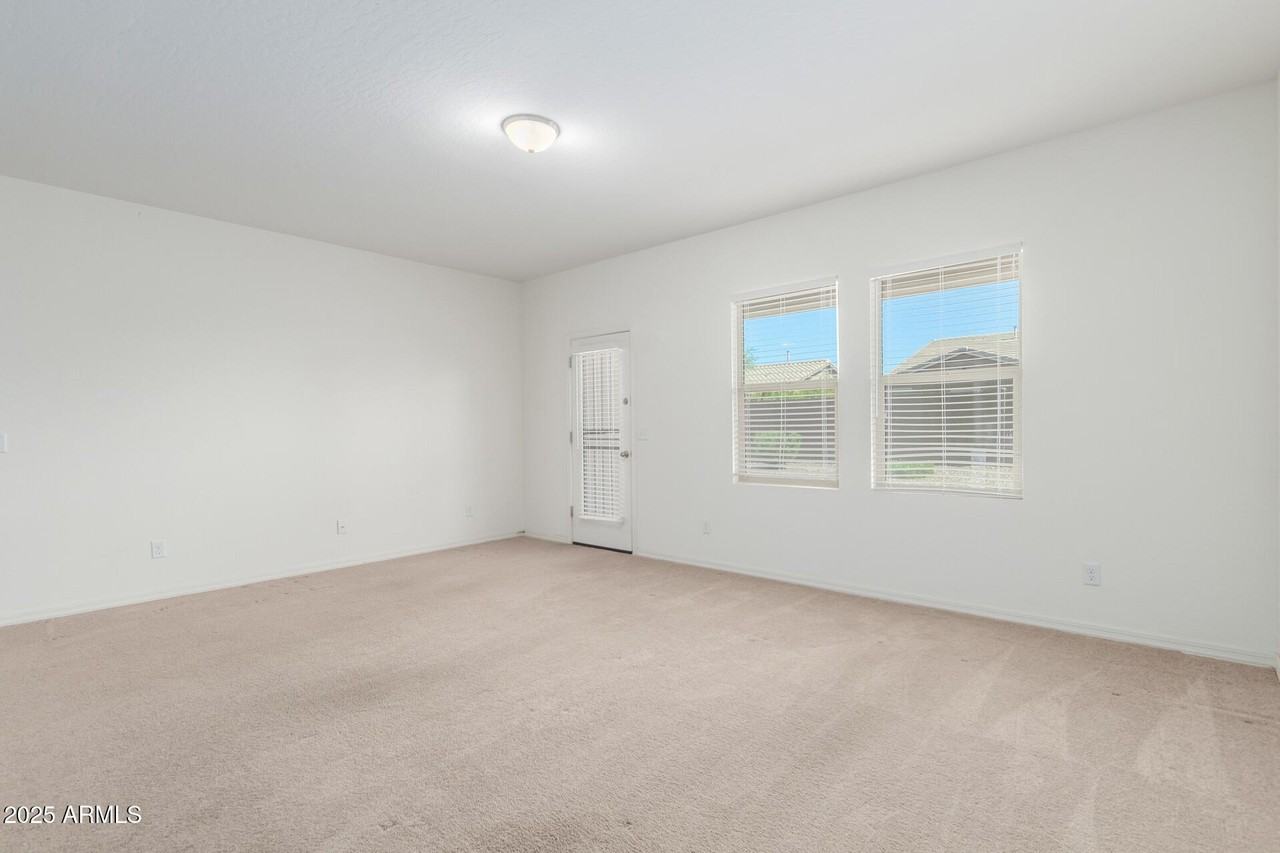 2415 E San Miguel Dr - Photo 4 of 39