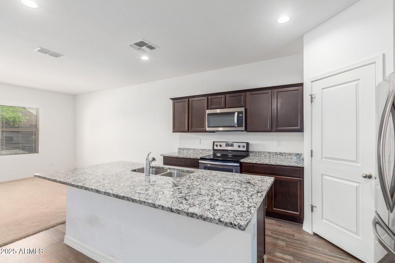 2415 E San Miguel Dr - Photo 6 of 39