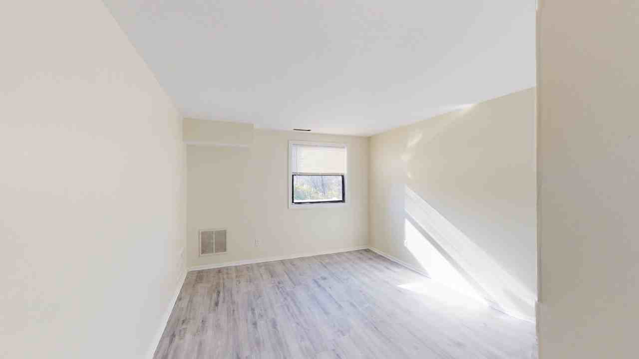 300 Broadway - Photo 5 of 9