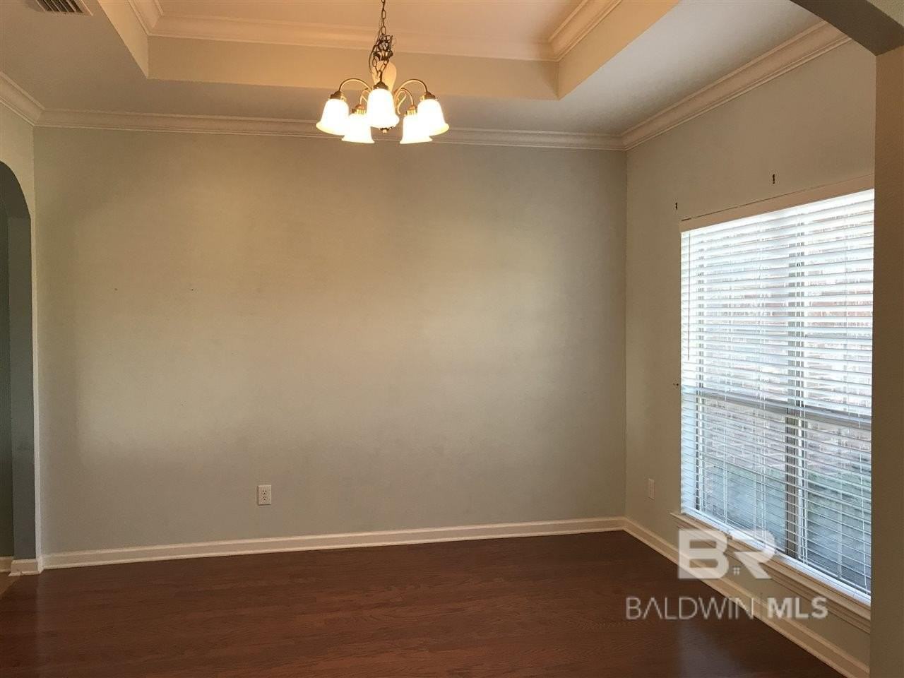 24015 Limerick Ln - Photo 2 of 13