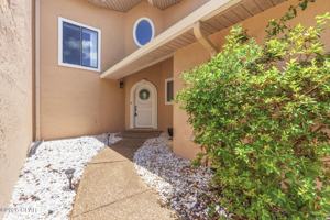 featured image of 2718 Country Club Dr