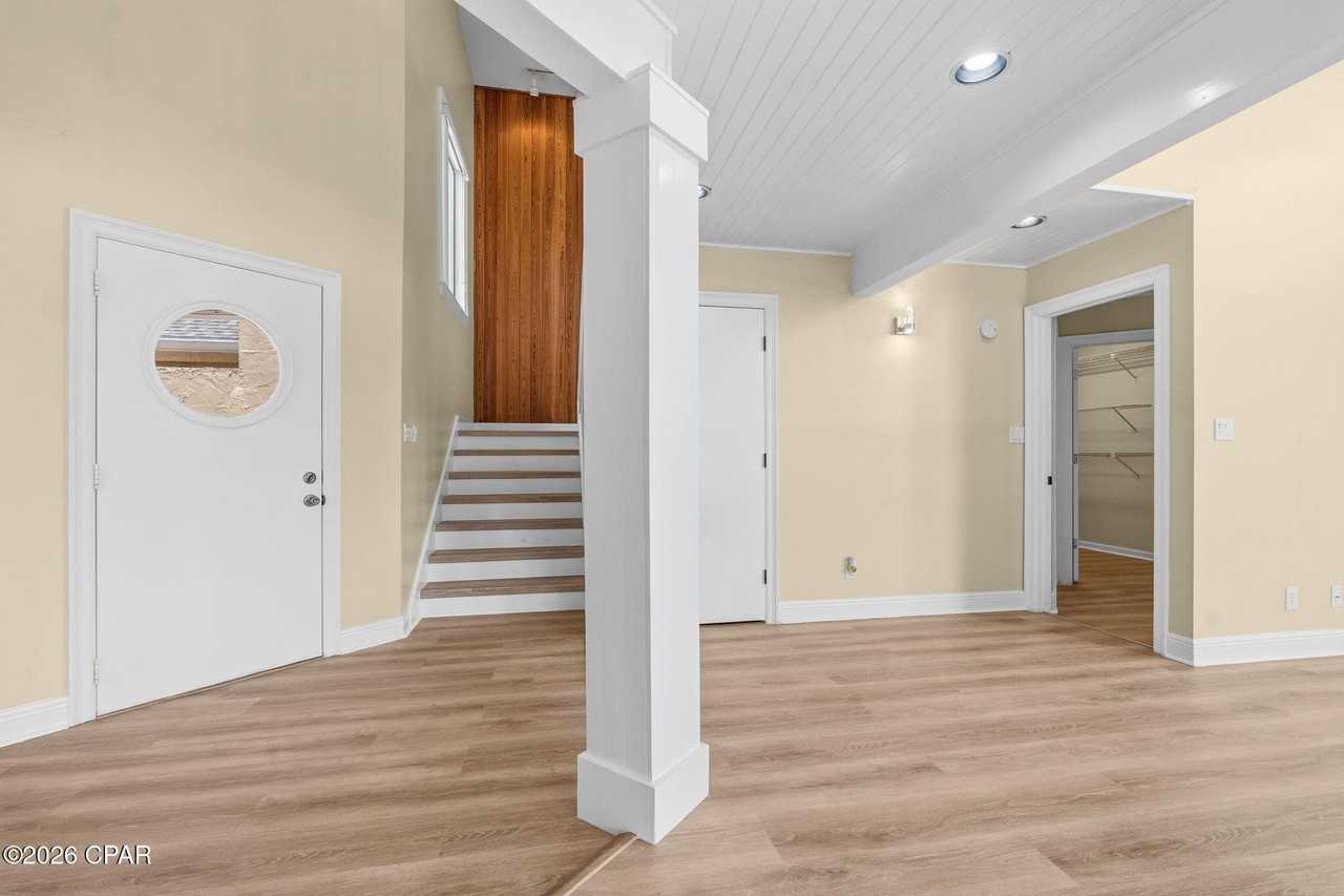2718 Country Club Dr - Photo 3 of 35