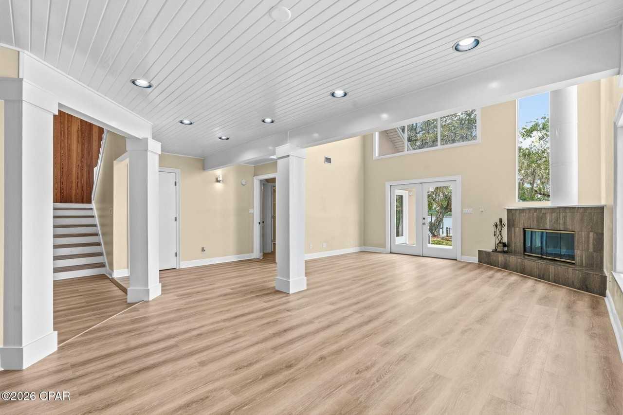 2718 Country Club Dr - Photo 4 of 35