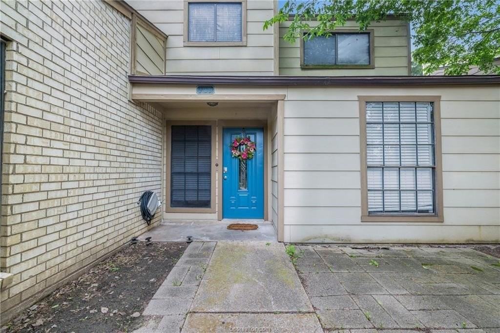 909 Westview St - Photo 2 of 16