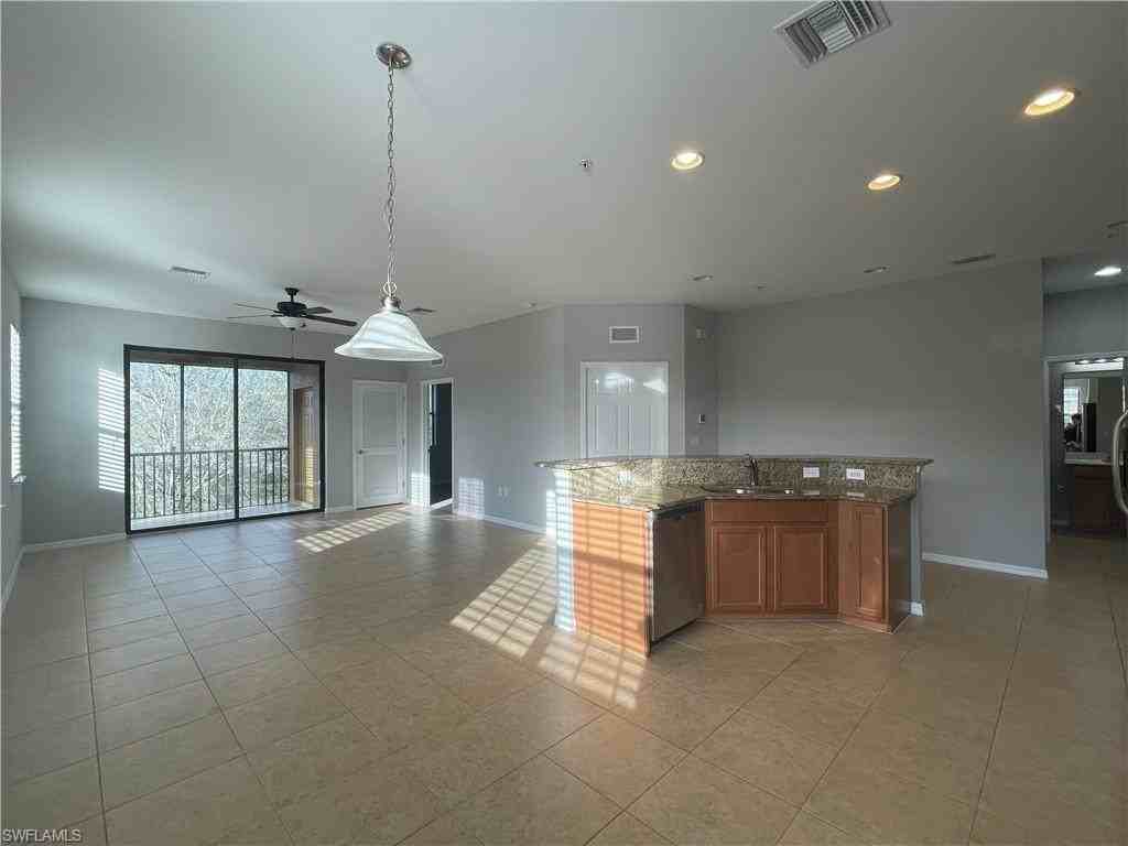 3702 Pino Vista Way Unit 3 - Photo 4 of 32