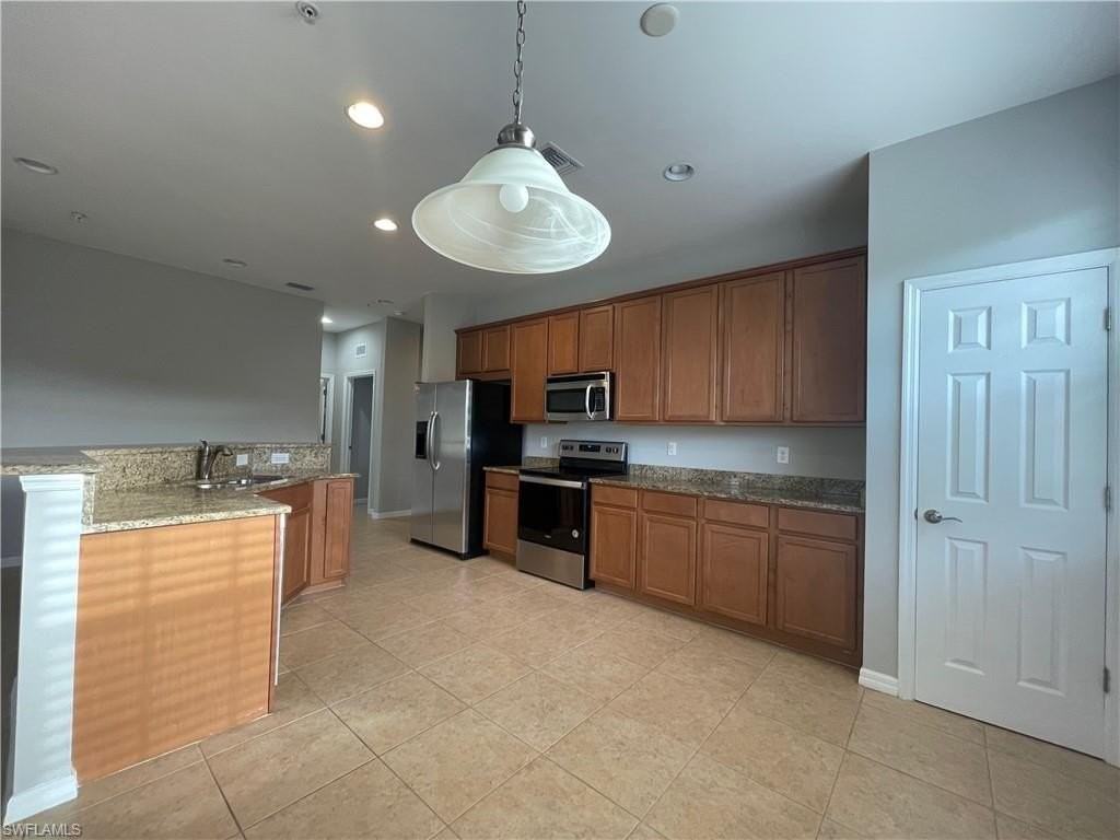 3702 Pino Vista Way Unit 3 - Photo 7 of 32