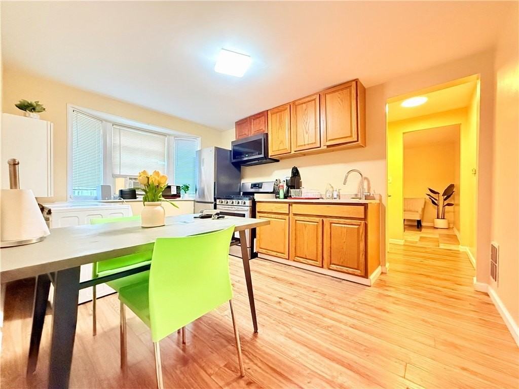 936 Monroe Ave - Photo 5 of 10