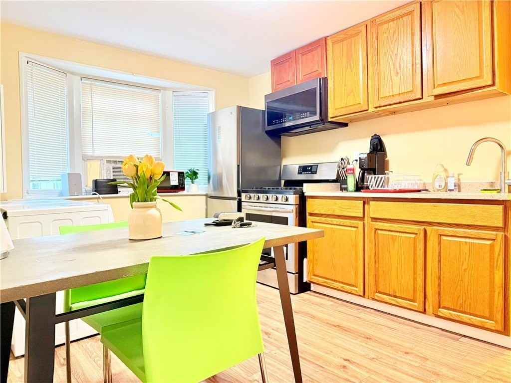 936 Monroe Ave - Photo 6 of 10