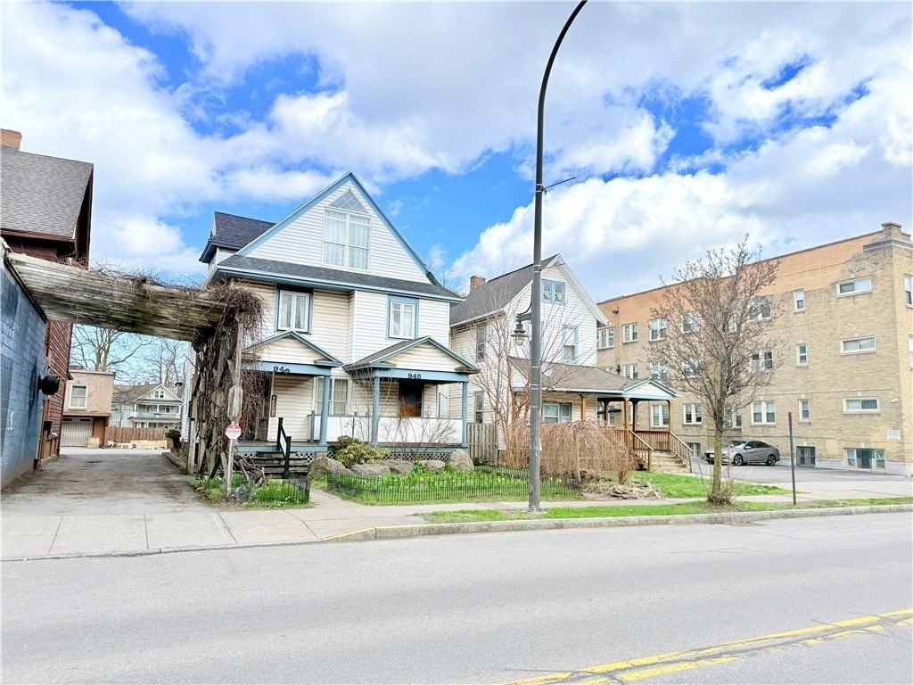 948 Monroe Ave
