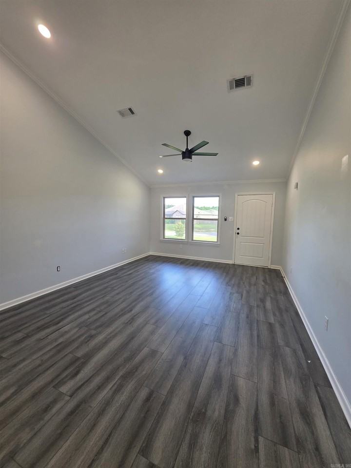 26 Grand Stand Dr - Photo 2 of 16