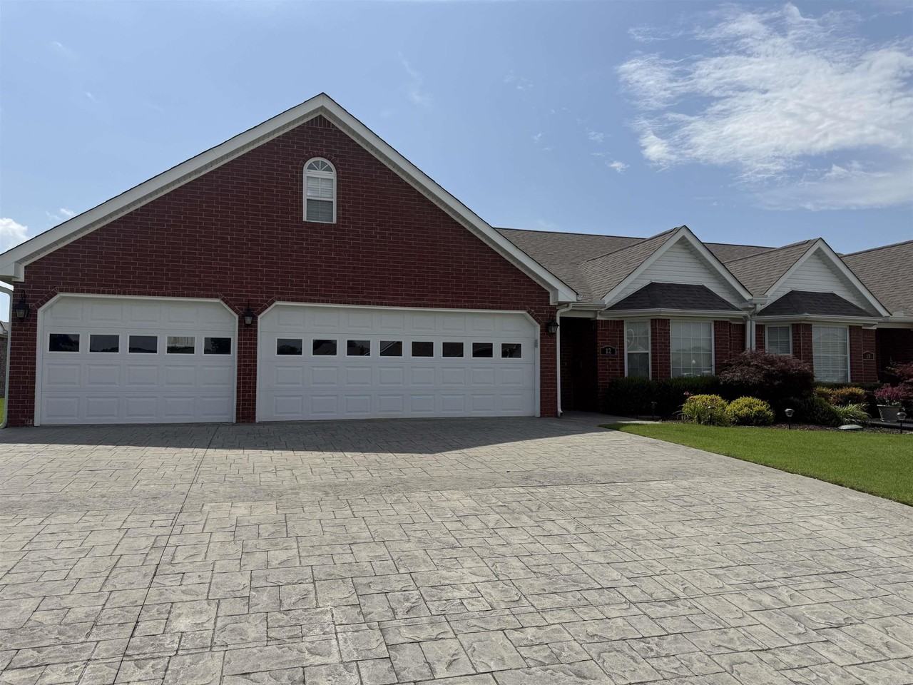 12 Enclave - Photo 2 of 32