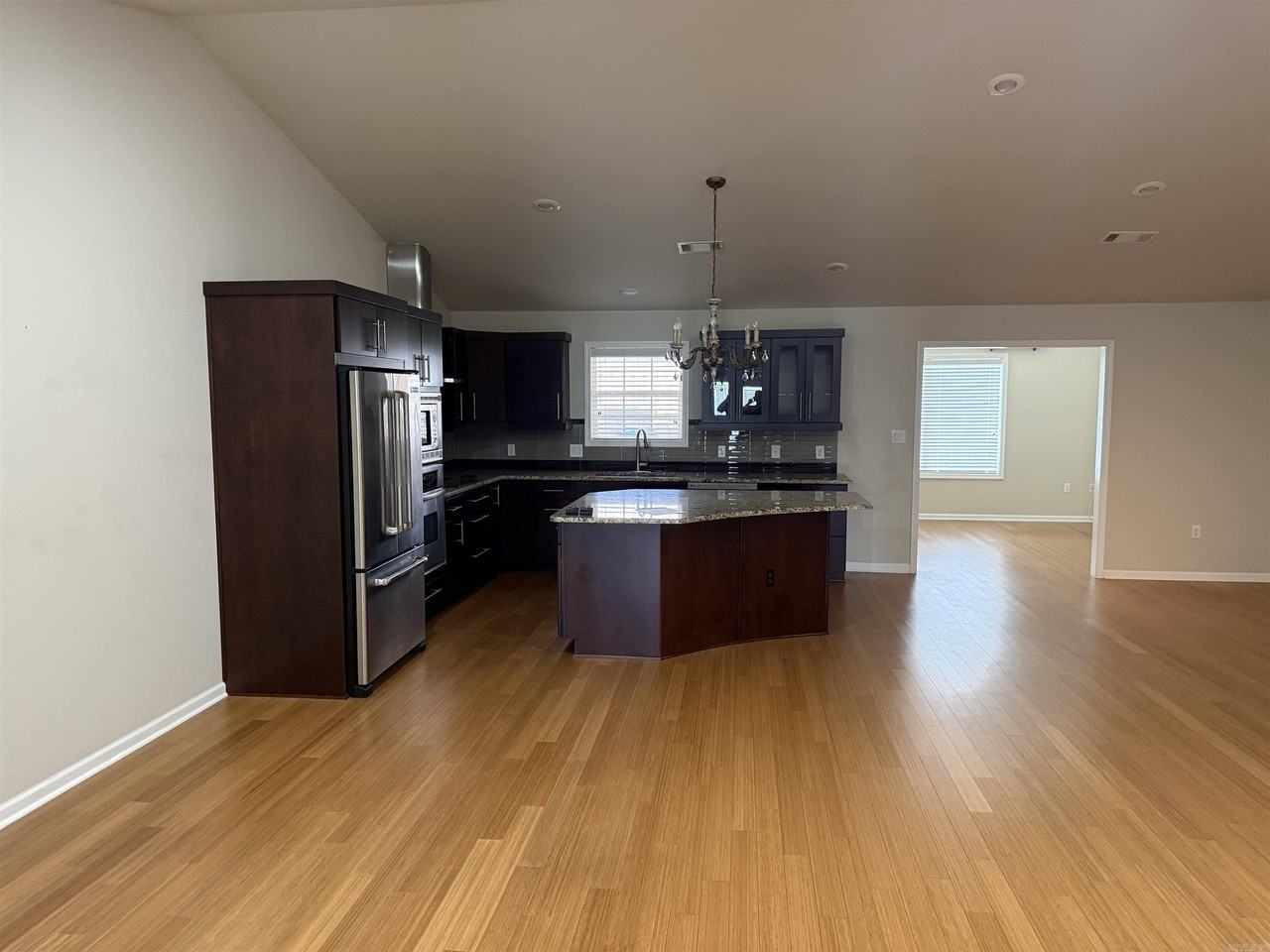 12 Enclave - Photo 5 of 32