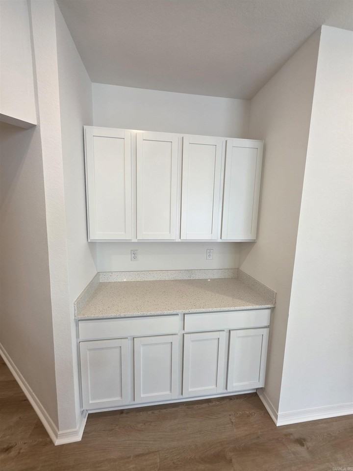 782 Gussy Ln - Photo 6 of 28