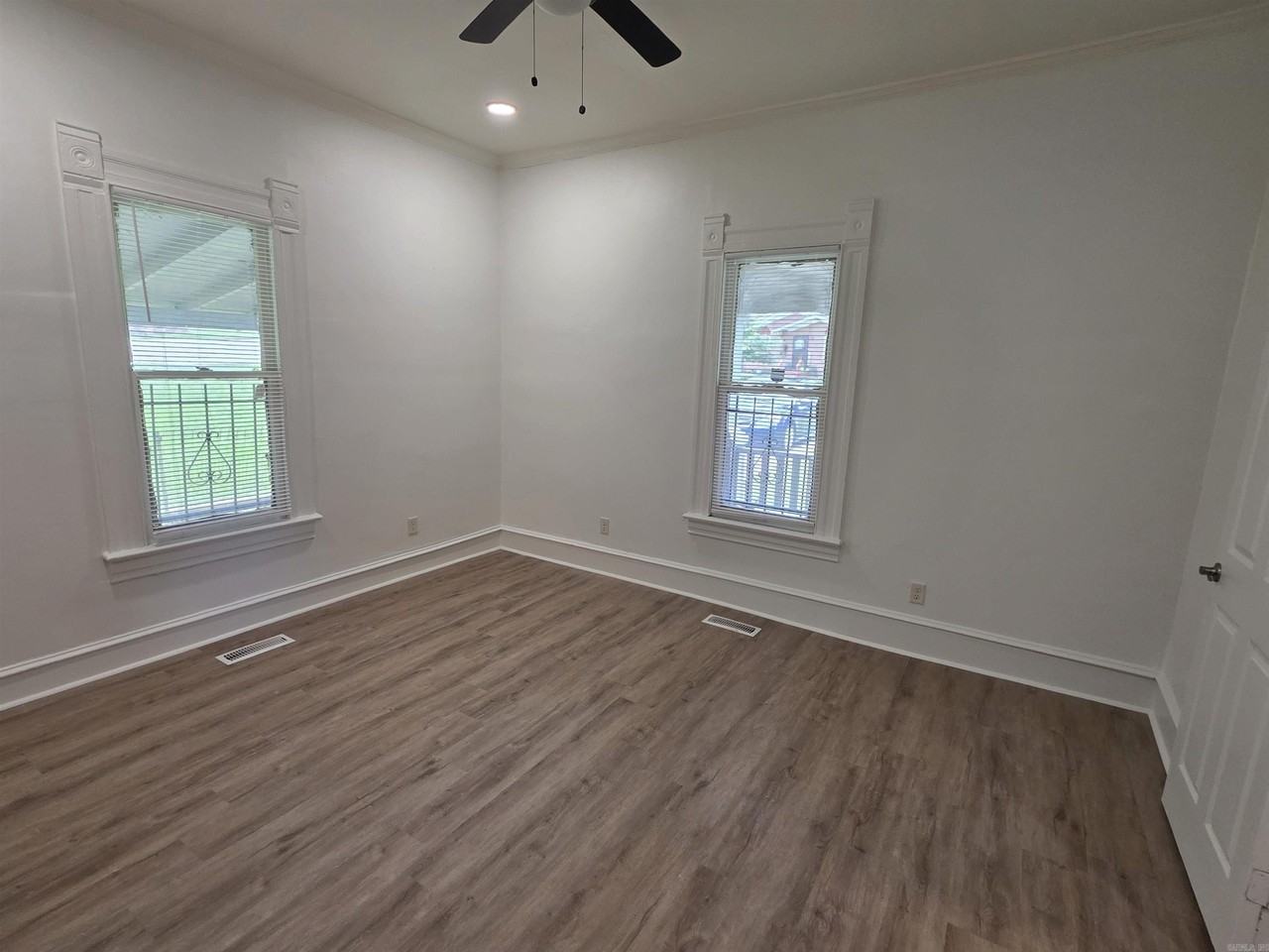 3010 S Izard St - Photo 2 of 20