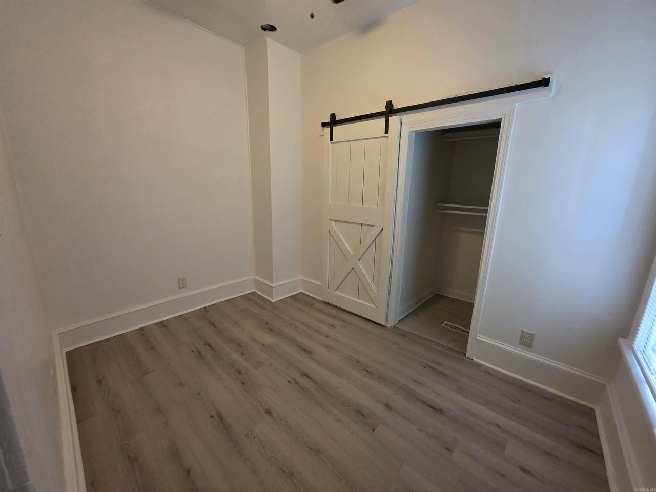 3010 S Izard St - Photo 7 of 20