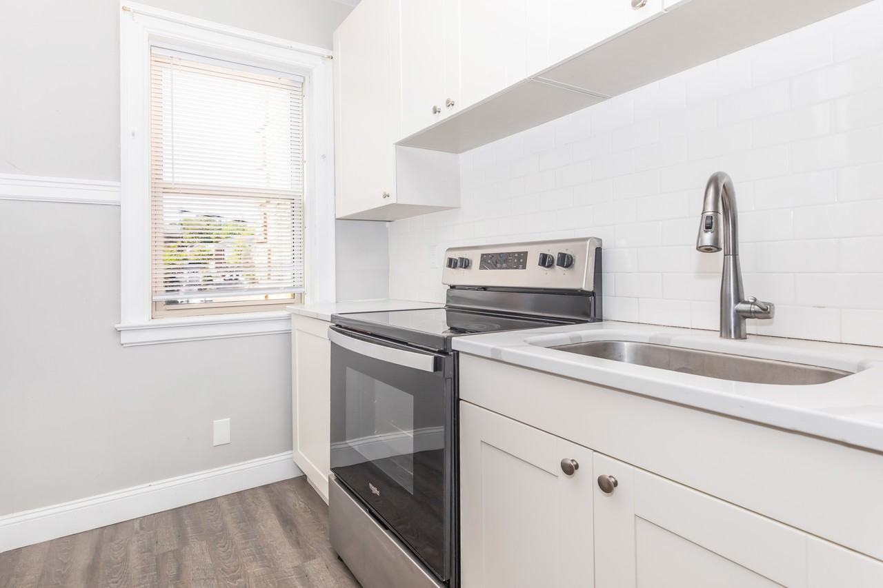 Raymond 23 7th Avenue Southwest - Photo 2 of 22