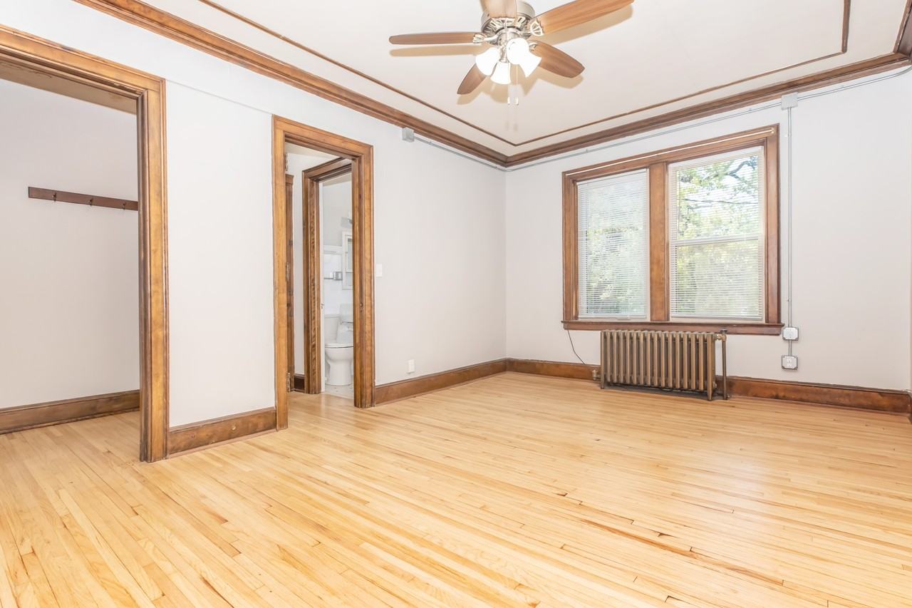 Raymond 23 7th Avenue Southwest - Photo 4 of 22