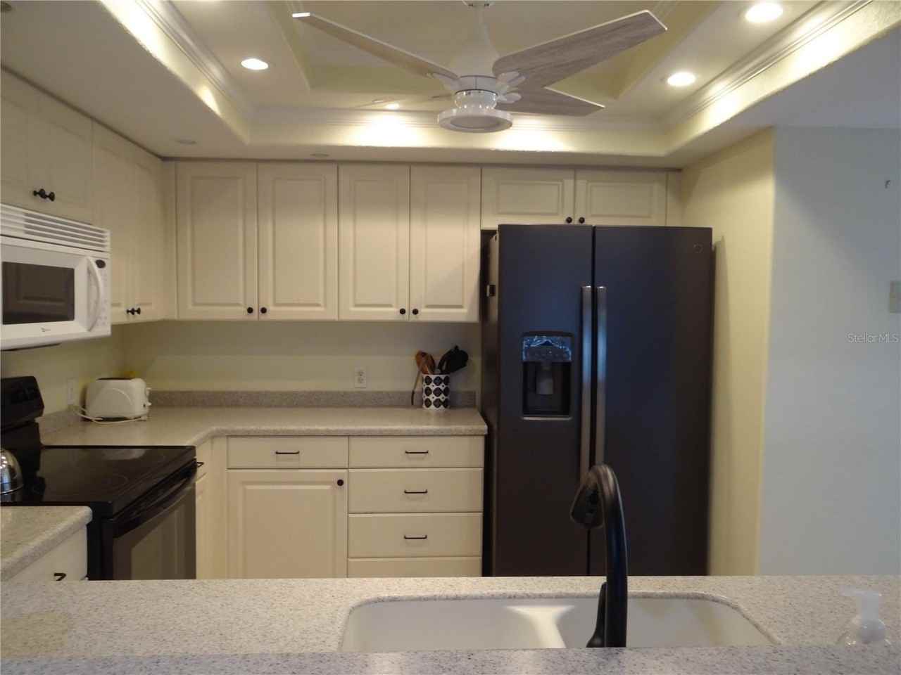 601 Shreve St Apt 41c - Photo 4 of 18