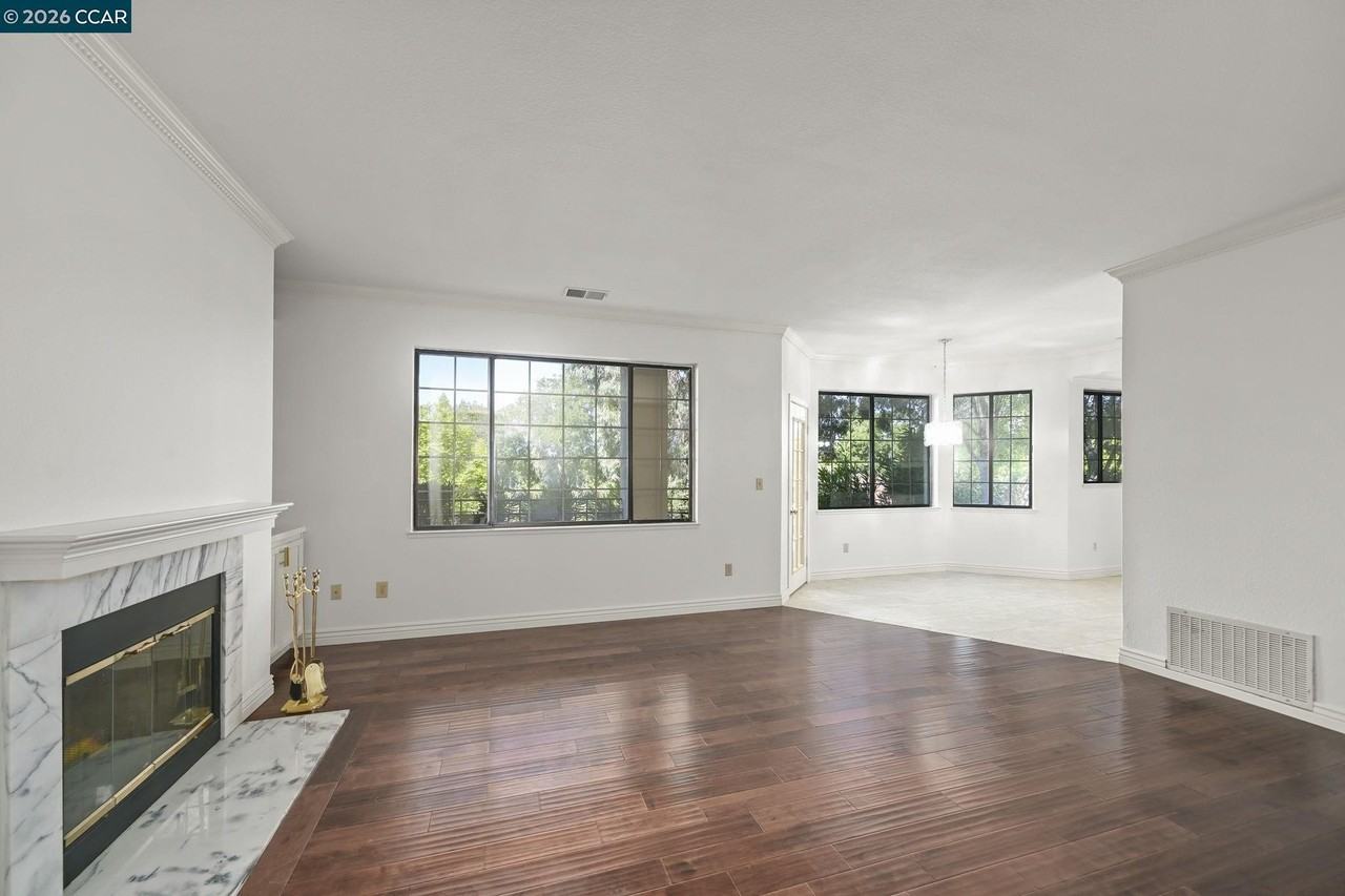 5022 Lakeview Dr #101 - Photo 4 of 30