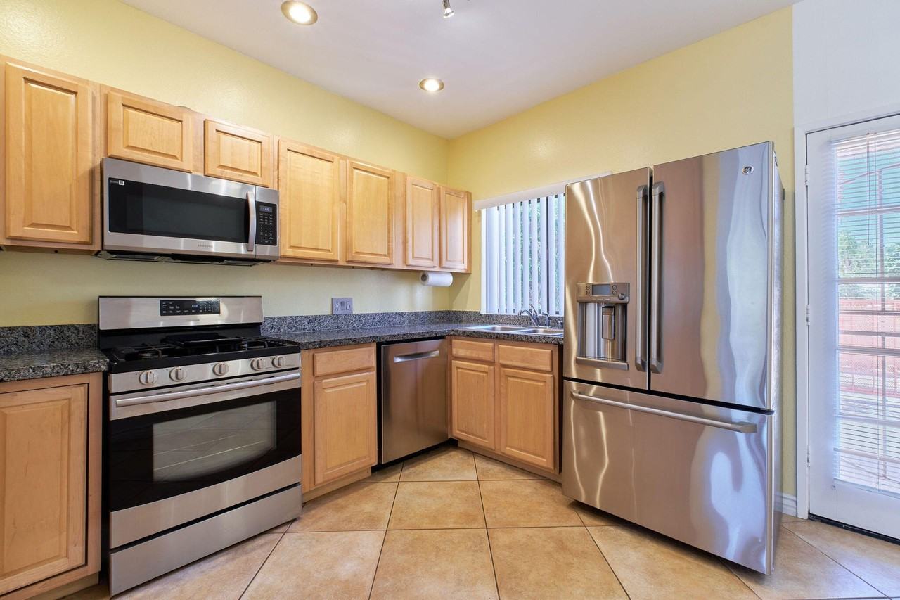 401 E Vista Chino #1 - Photo 2 of 36