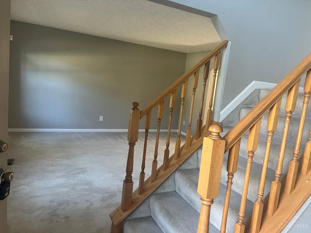 5827 Maxfli Ln - Photo 3 of 32