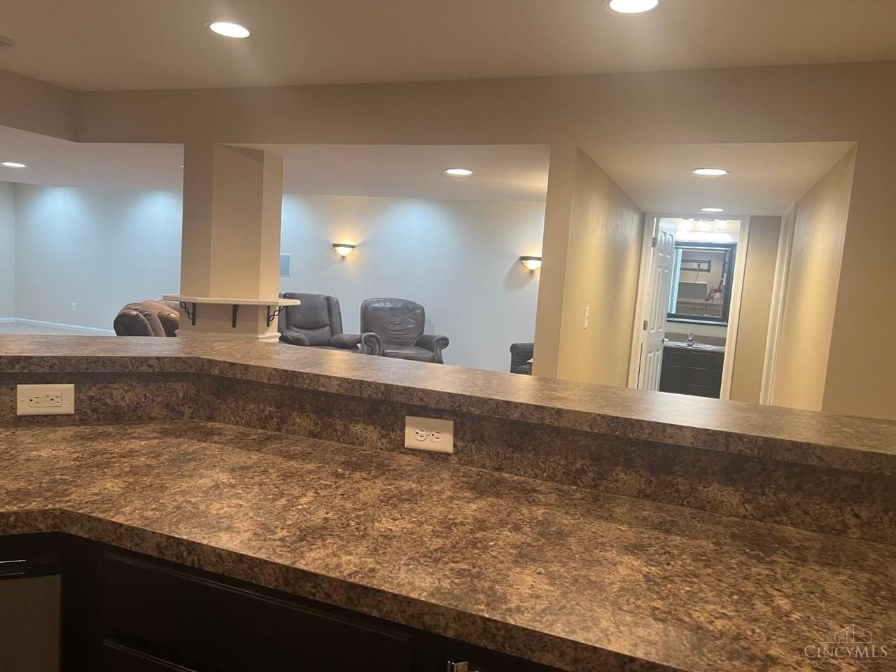 5827 Maxfli Ln - Photo 6 of 32