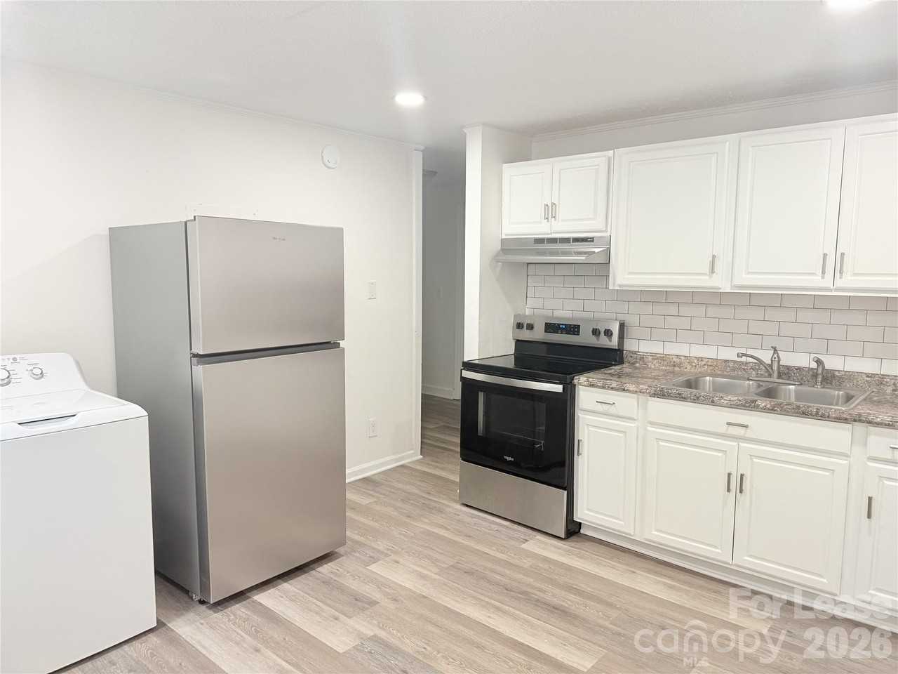 110 N Peterson St - Photo 7 of 14