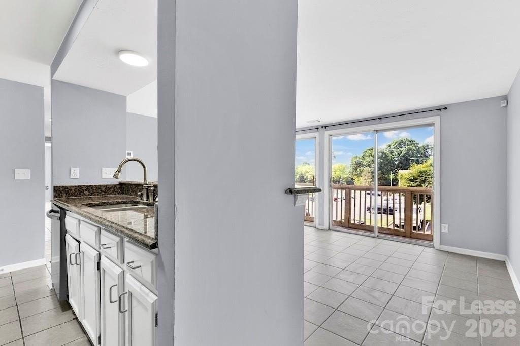 1624 Arlyn Cir #H - Photo 3 of 15