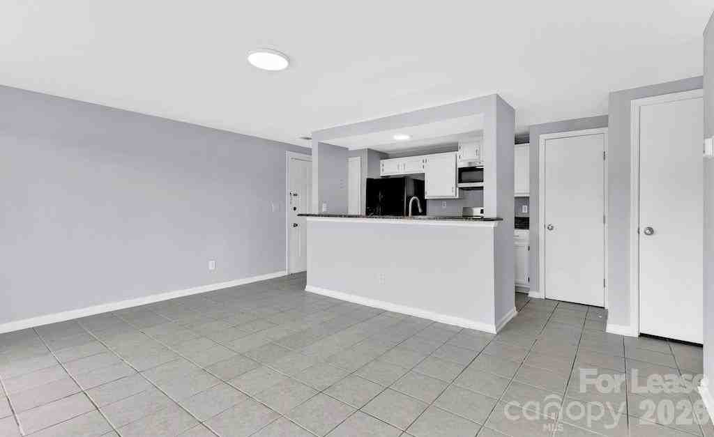 1624 Arlyn Cir #H - Photo 4 of 15