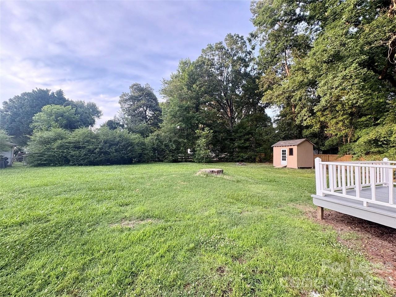 2800 Matoka Trl - Photo 3 of 33