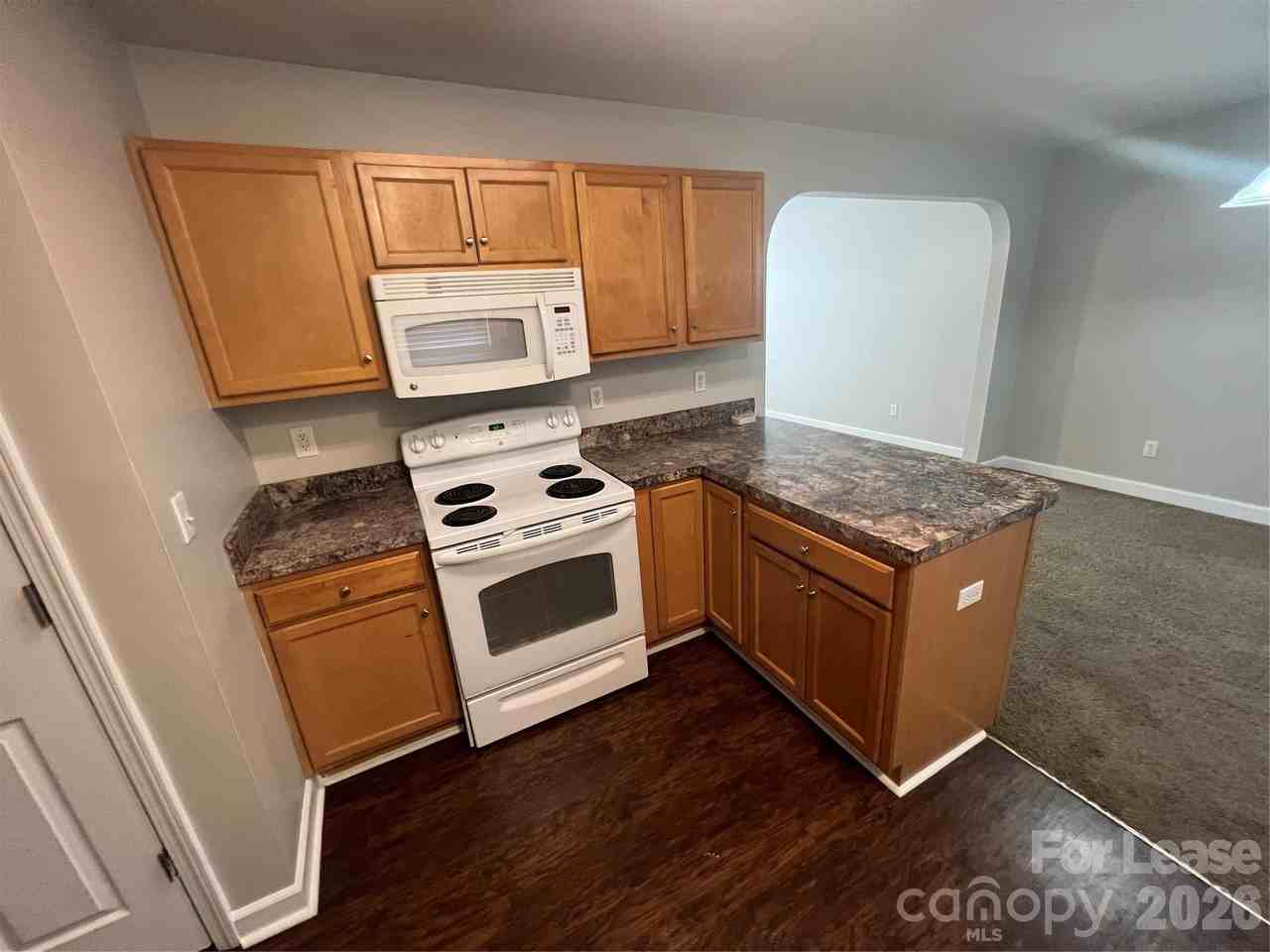909 Rucker Cliff Dr - Photo 6 of 17