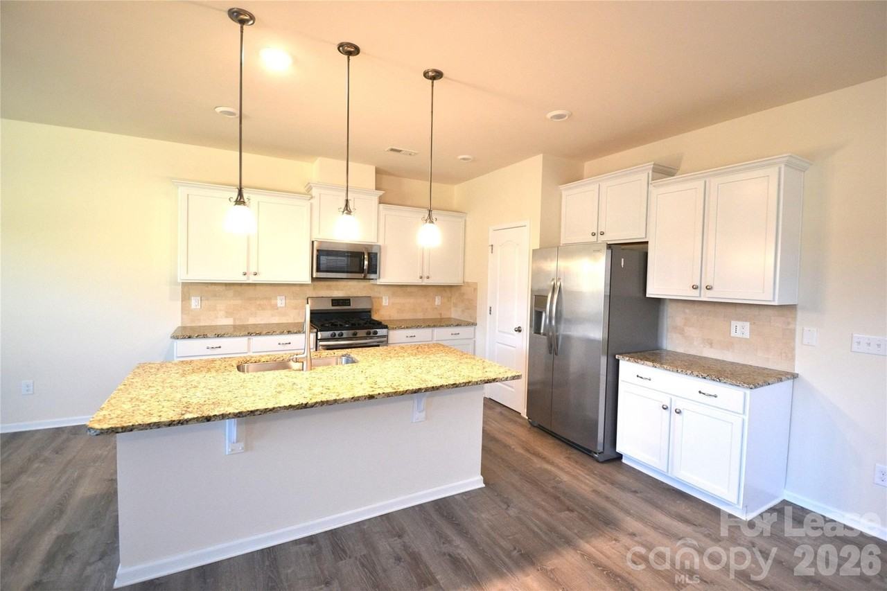 12854 Robert Walker Dr - Photo 3 of 31