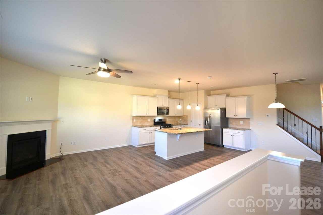 12854 Robert Walker Dr - Photo 4 of 31