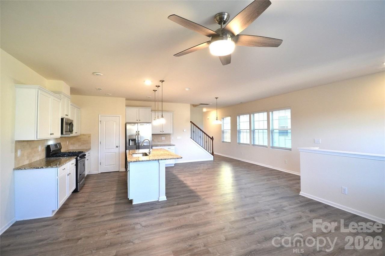 12854 Robert Walker Dr - Photo 6 of 31