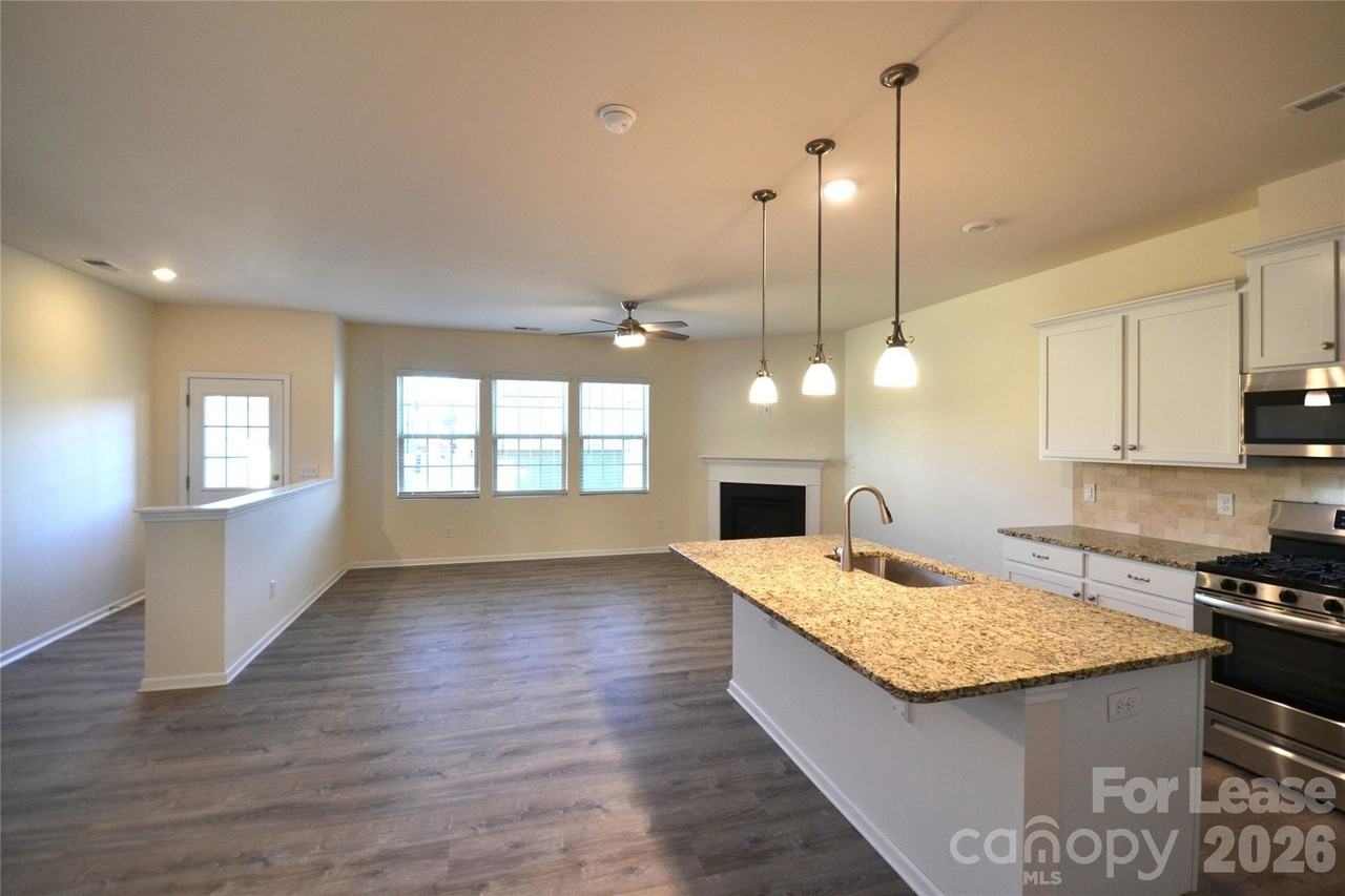 12854 Robert Walker Dr - Photo 7 of 31