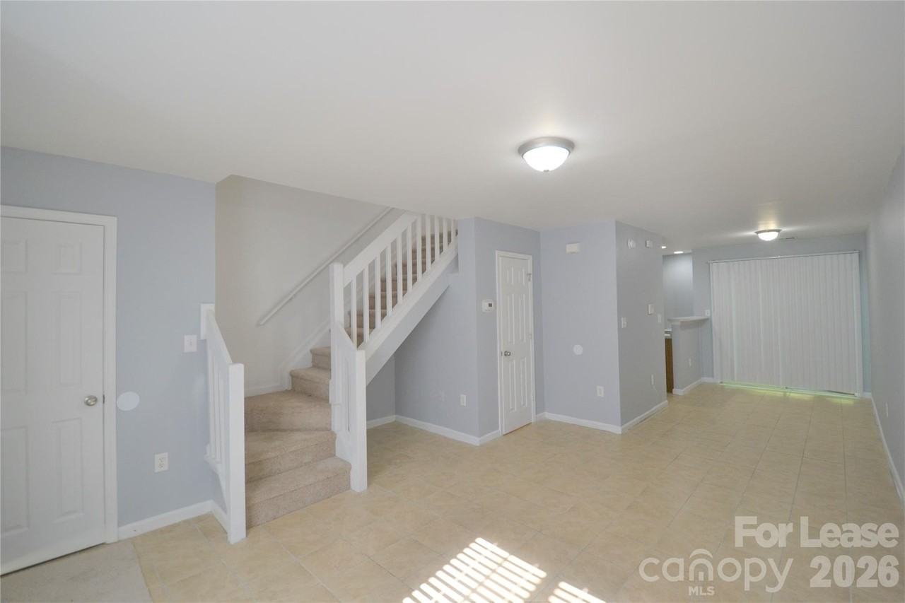 7539 Petrea Ln - Photo 4 of 23