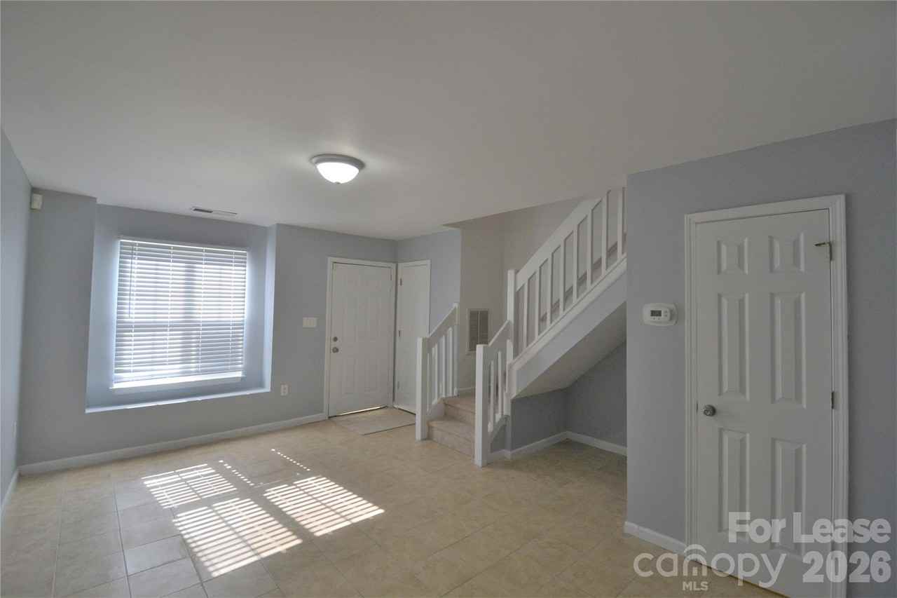 7539 Petrea Ln - Photo 5 of 23