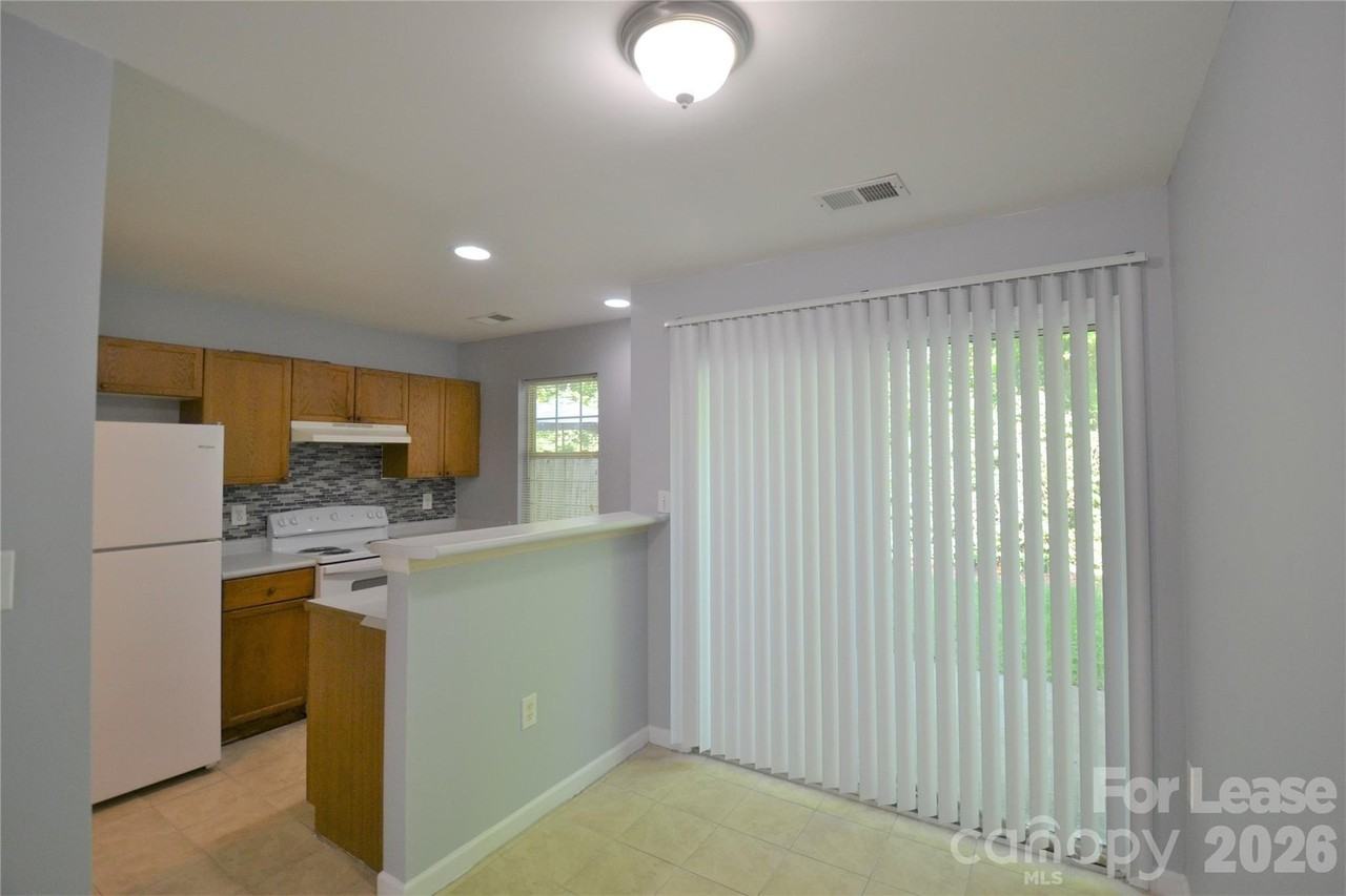 7539 Petrea Ln - Photo 7 of 23