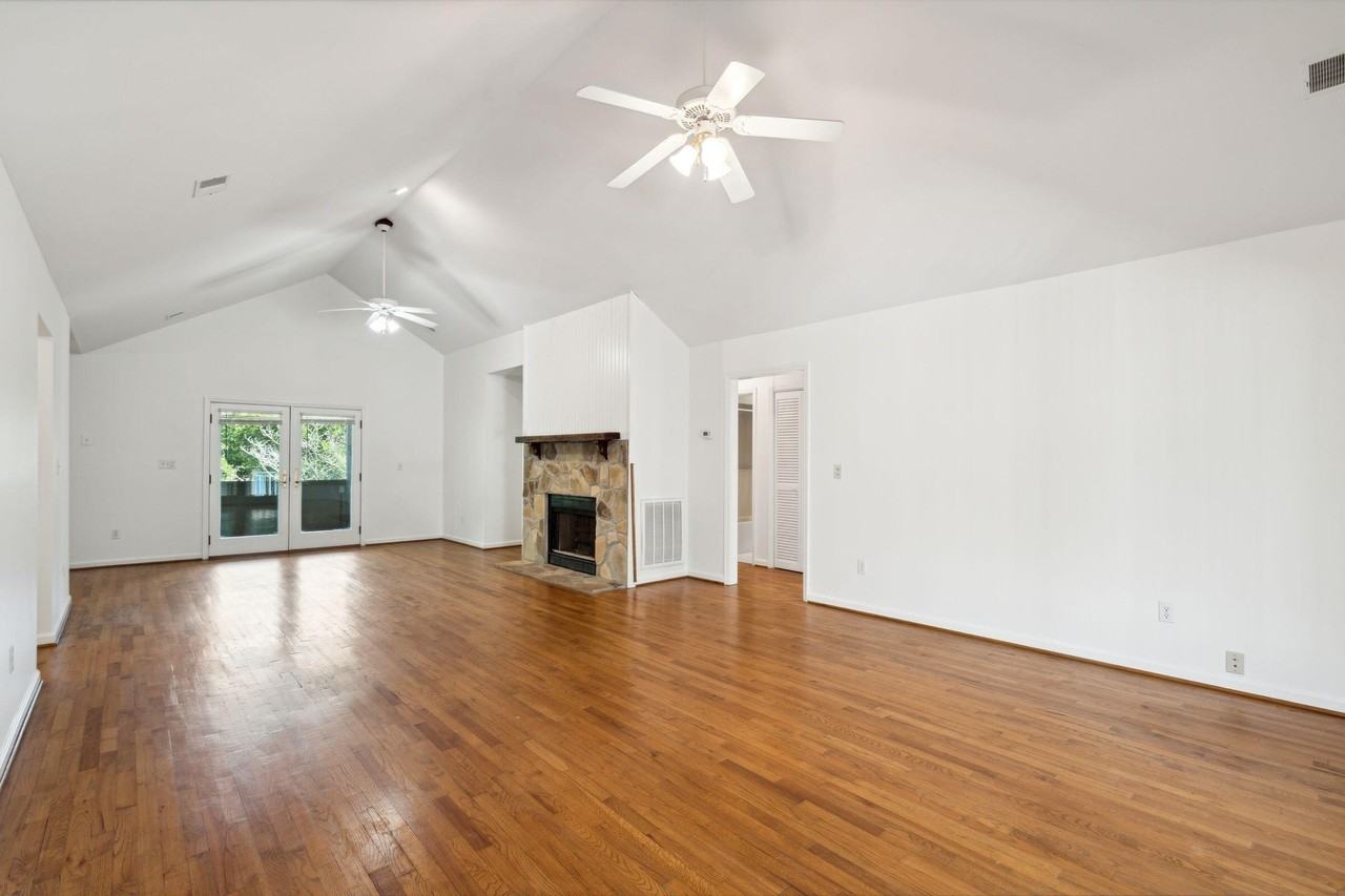 2250 Atlantic Ave - Photo 5 of 25
