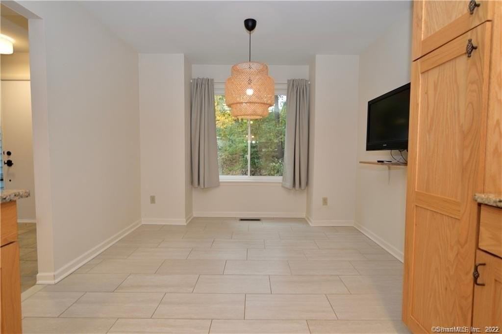 35 Homestead Rd - Photo 5 of 16