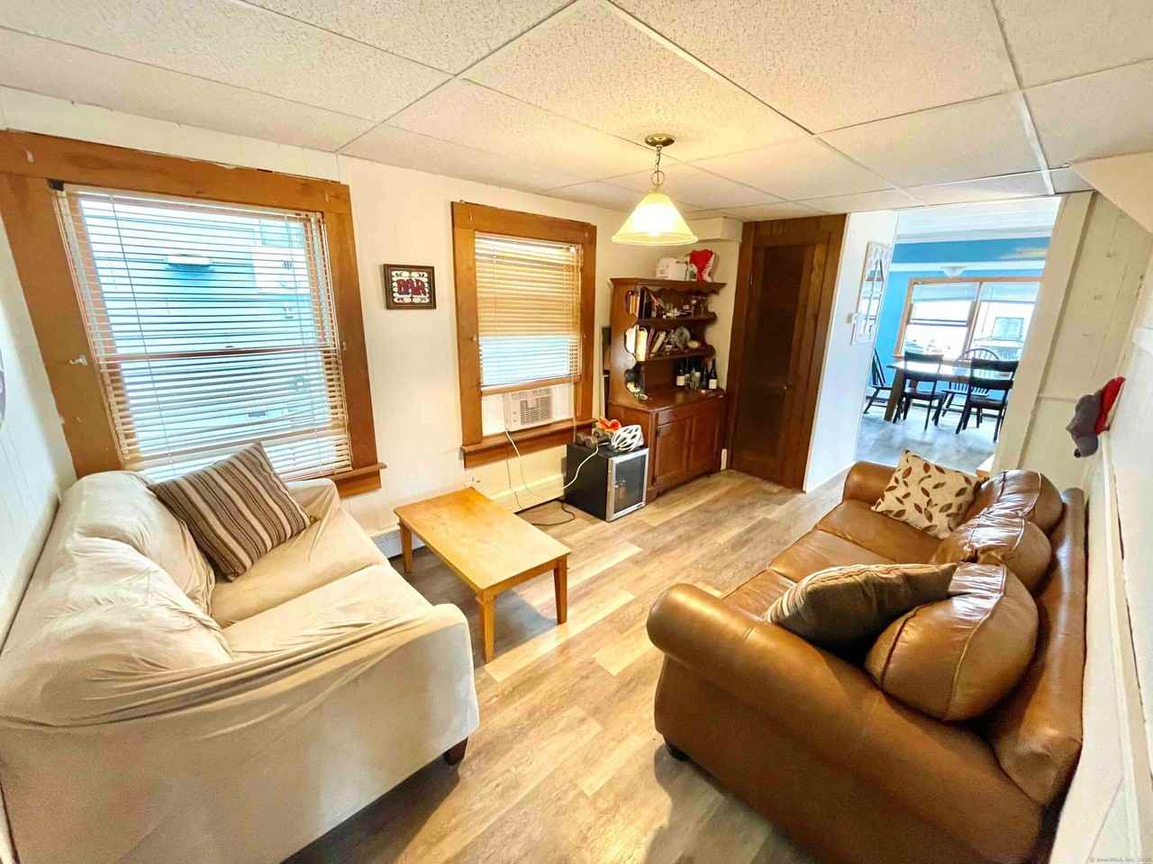 795 E Broadway - Photo 5 of 16
