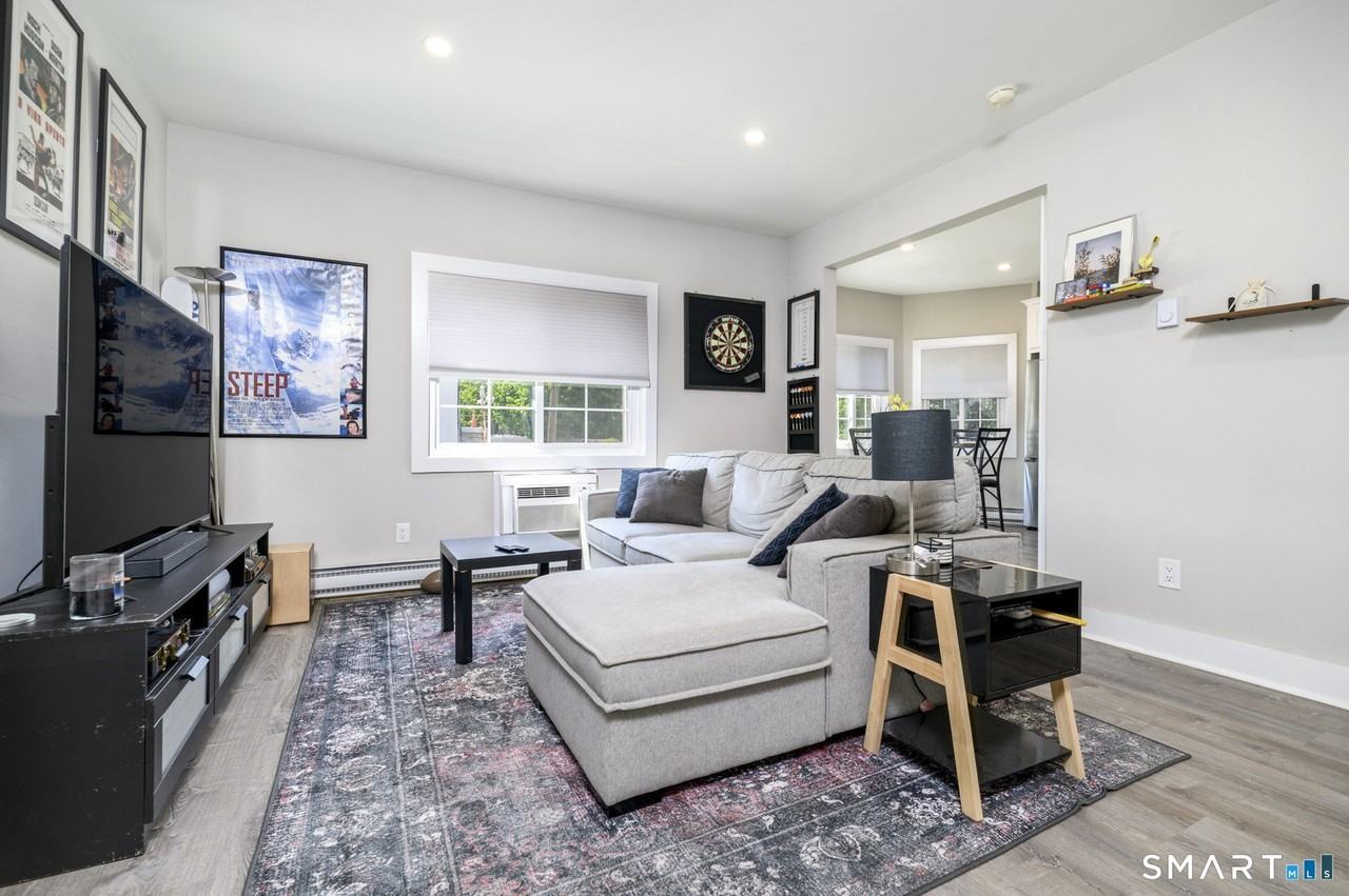 750 Cove Rd #5 - Photo 4 of 15