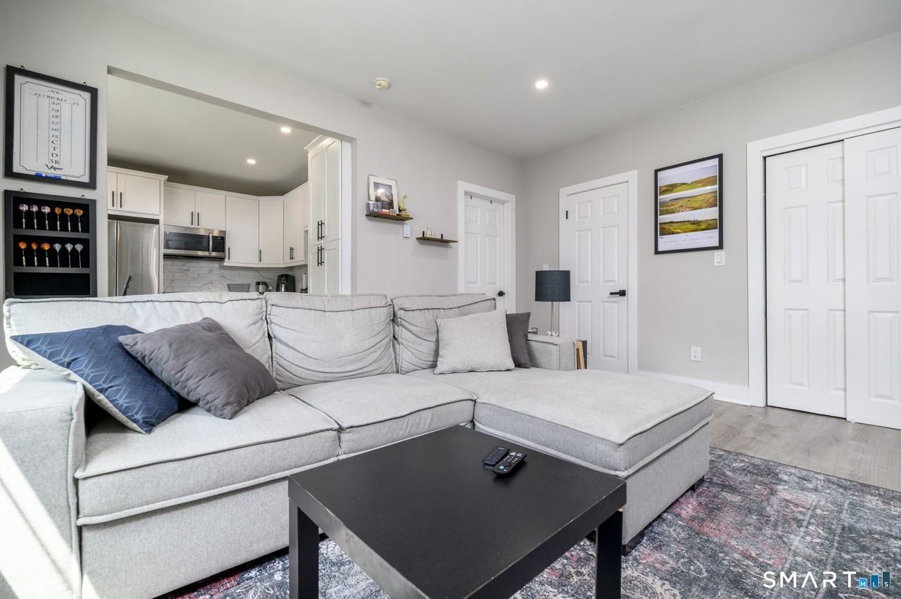 750 Cove Rd #5 - Photo 7 of 15